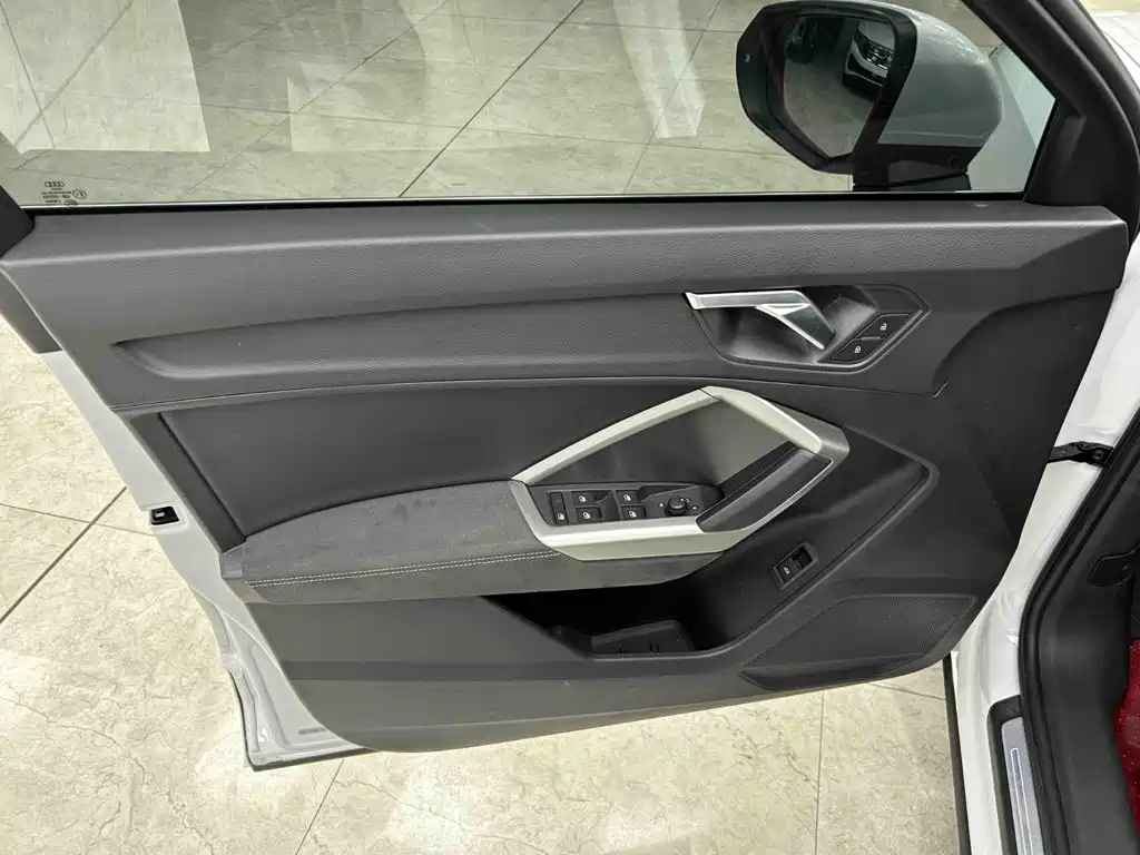 Audi Q3 2022 — фото 14