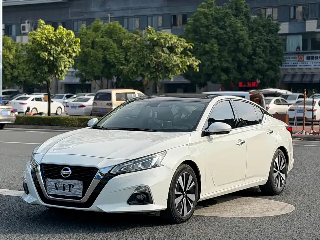 Купить Nissan Teana