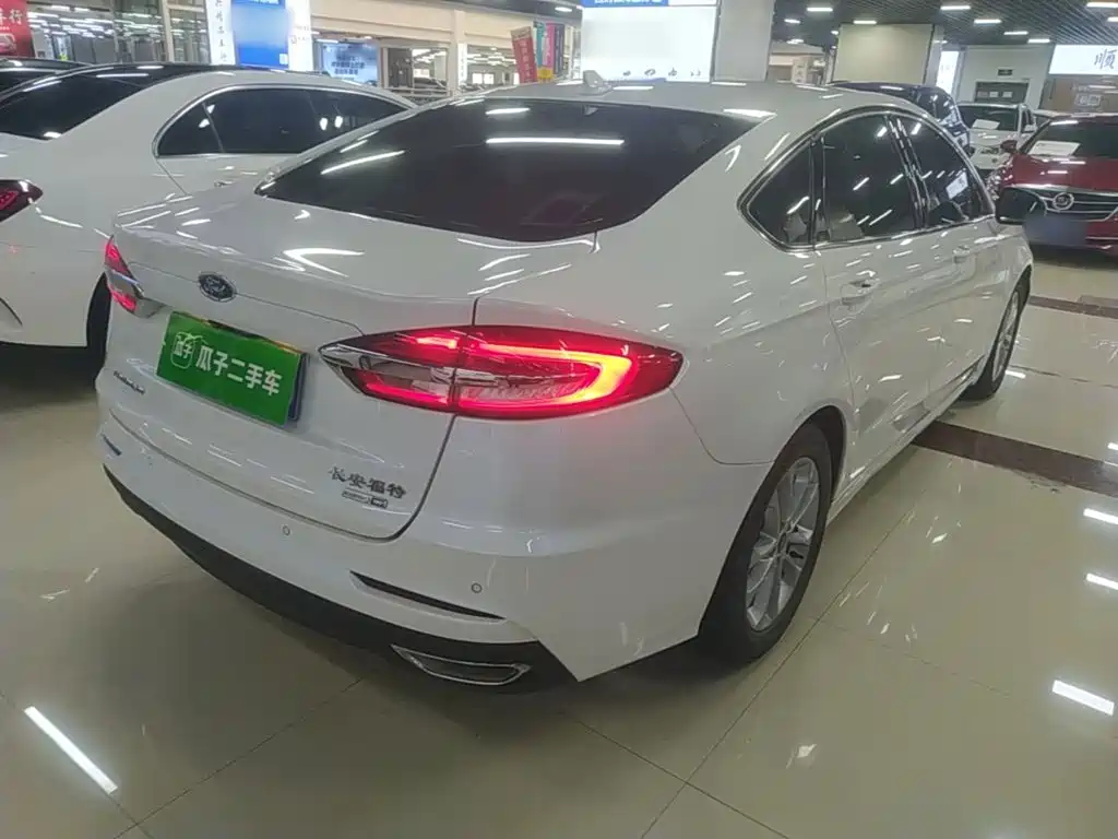Ford Mondeo — миниатюра 7