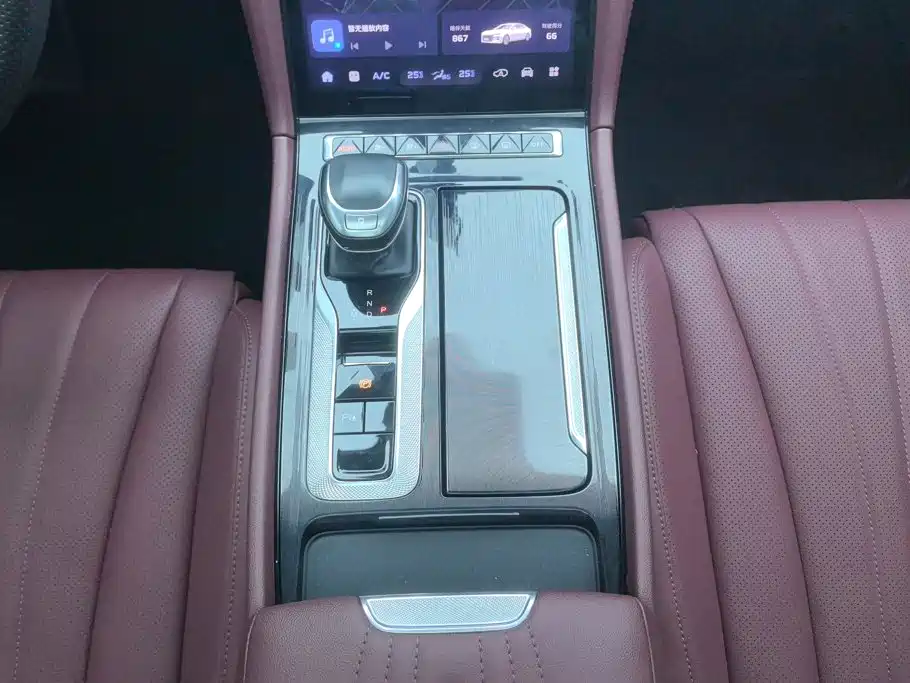 Hongqi Hongqi H5 — миниатюра 16
