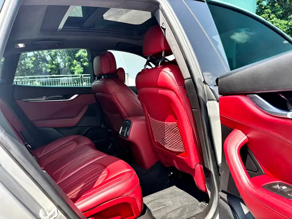 Maserati Levante — миниатюра 7