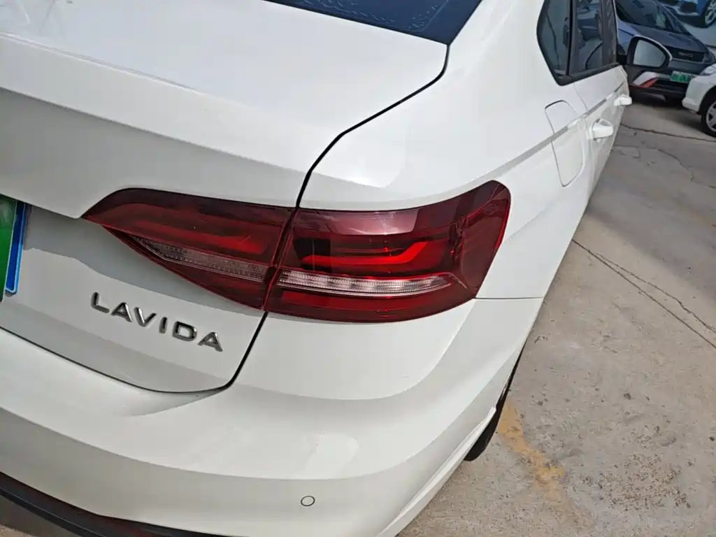 Volkswagen Lavida — миниатюра 8