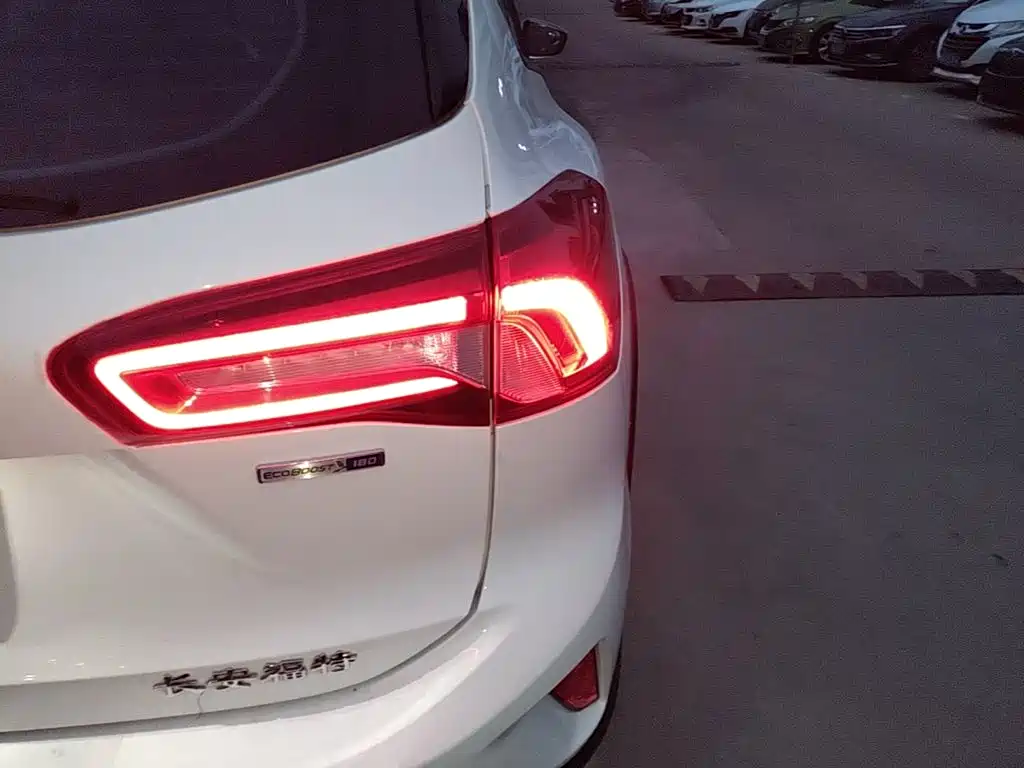 Ford Focus — миниатюра 8