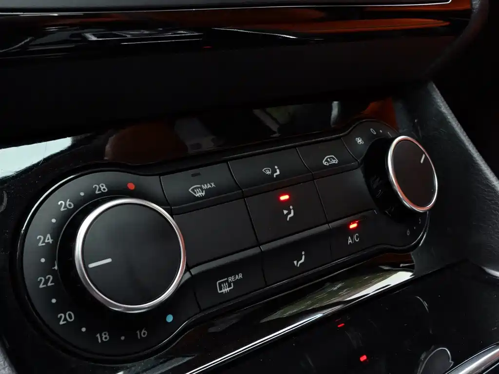 Infiniti QX30 — миниатюра 24