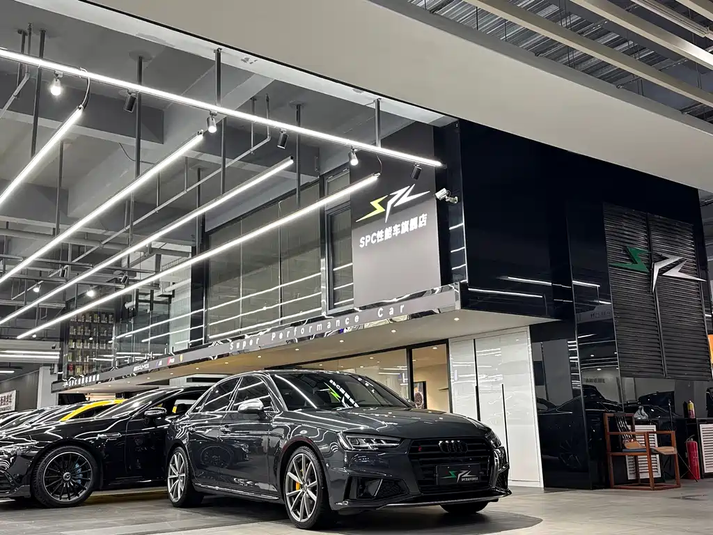 Купить Audi S4