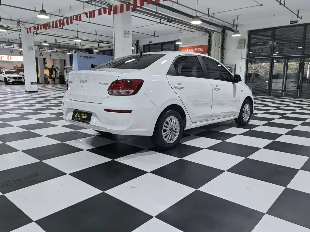 Kia Huanchi — миниатюра 6