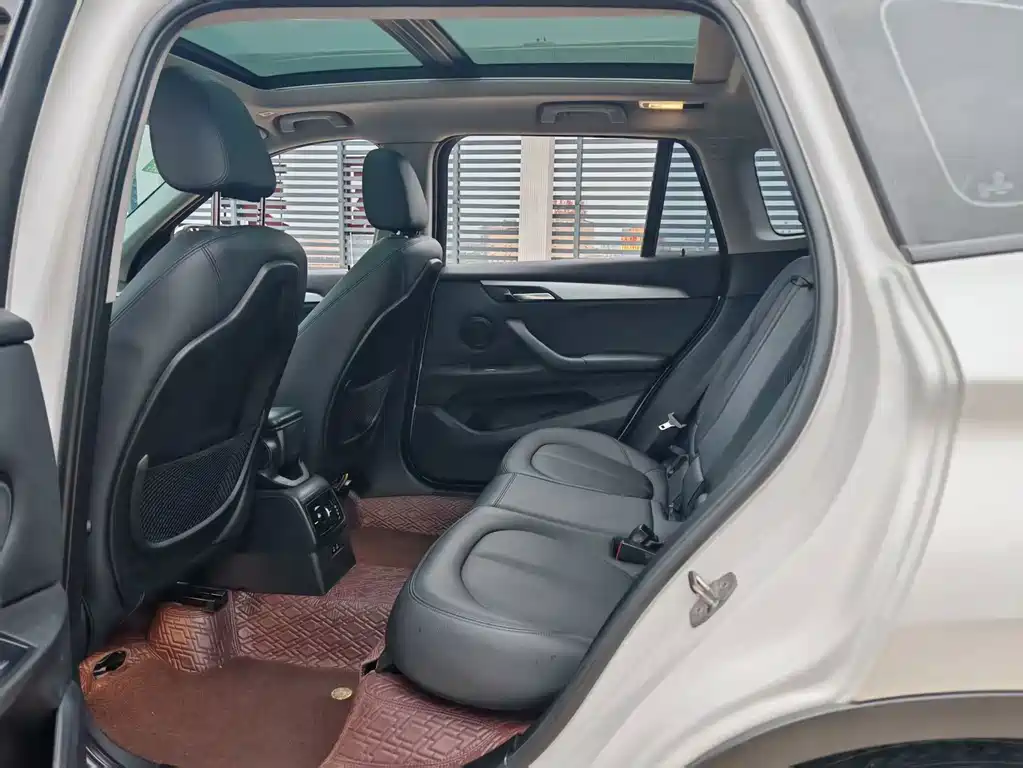 BMW X1 — миниатюра 9