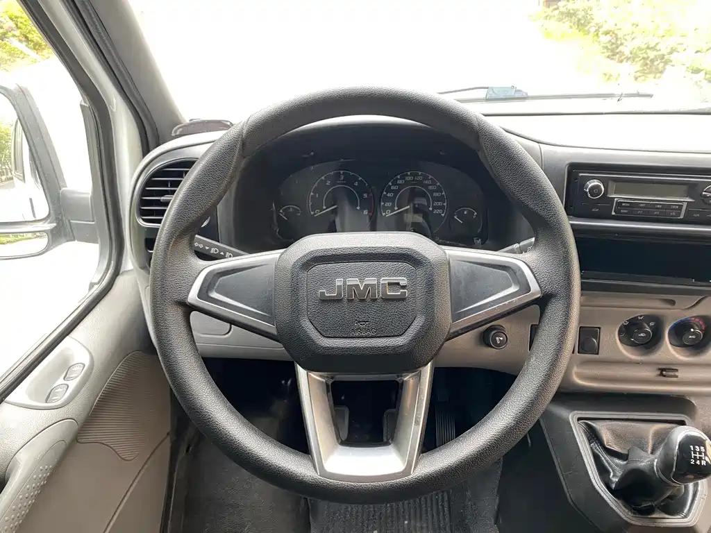 JMC Tesla — миниатюра 10