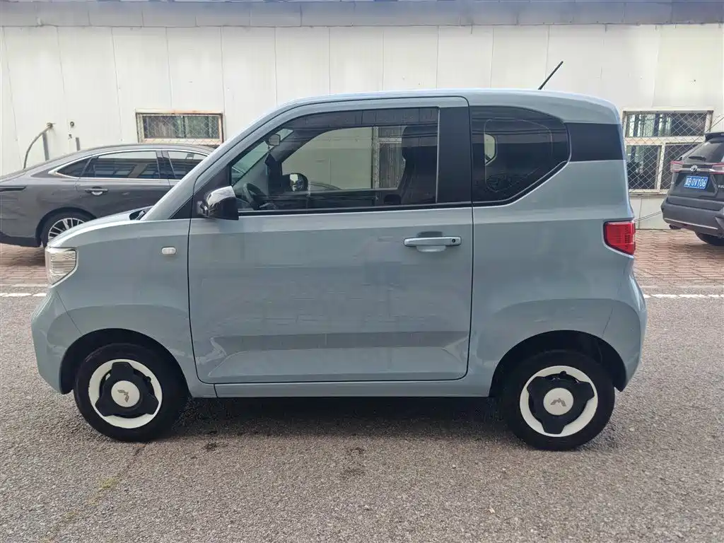 Wuling MINIEV — миниатюра 8
