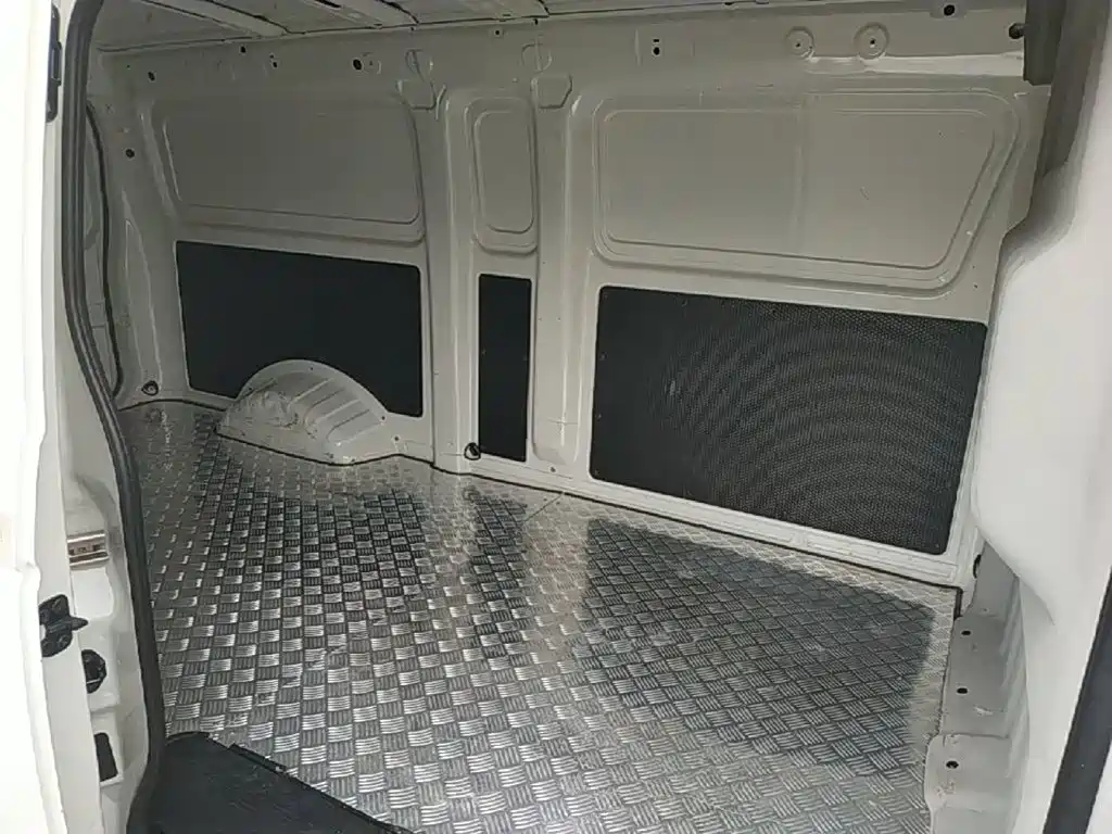 Dongfeng EM27 — миниатюра 17