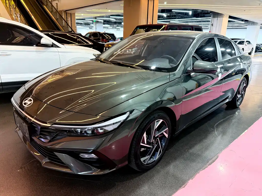 Hyundai Elantra 2024
