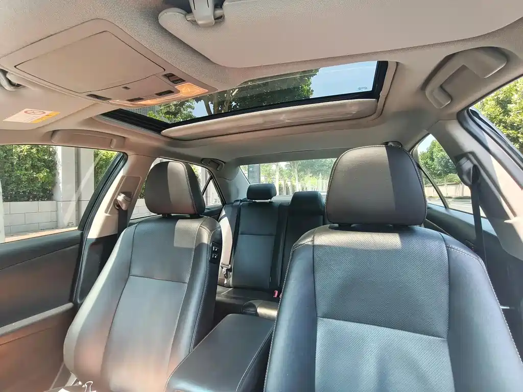 Toyota Camry — миниатюра 16