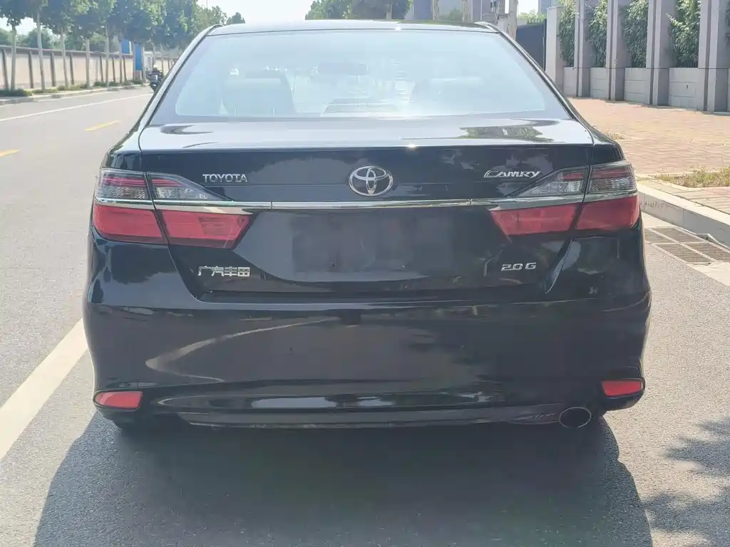 Toyota Camry — миниатюра 19