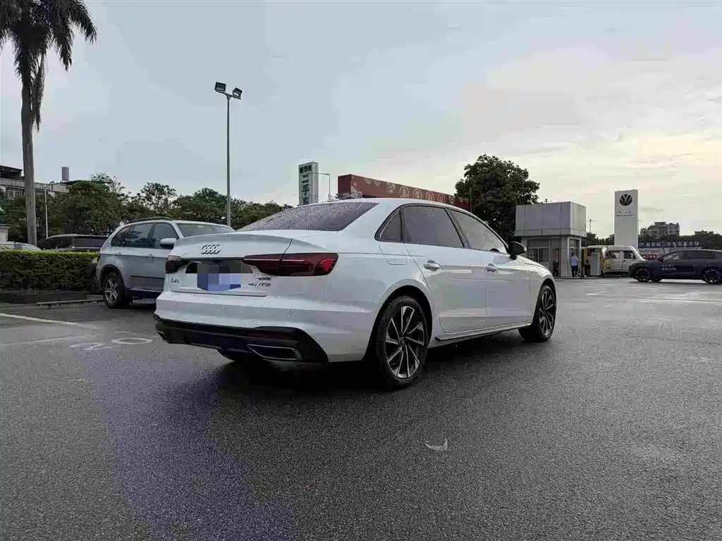 Audi A4L 2025 200 Enjoy 40 TFSI Luxury