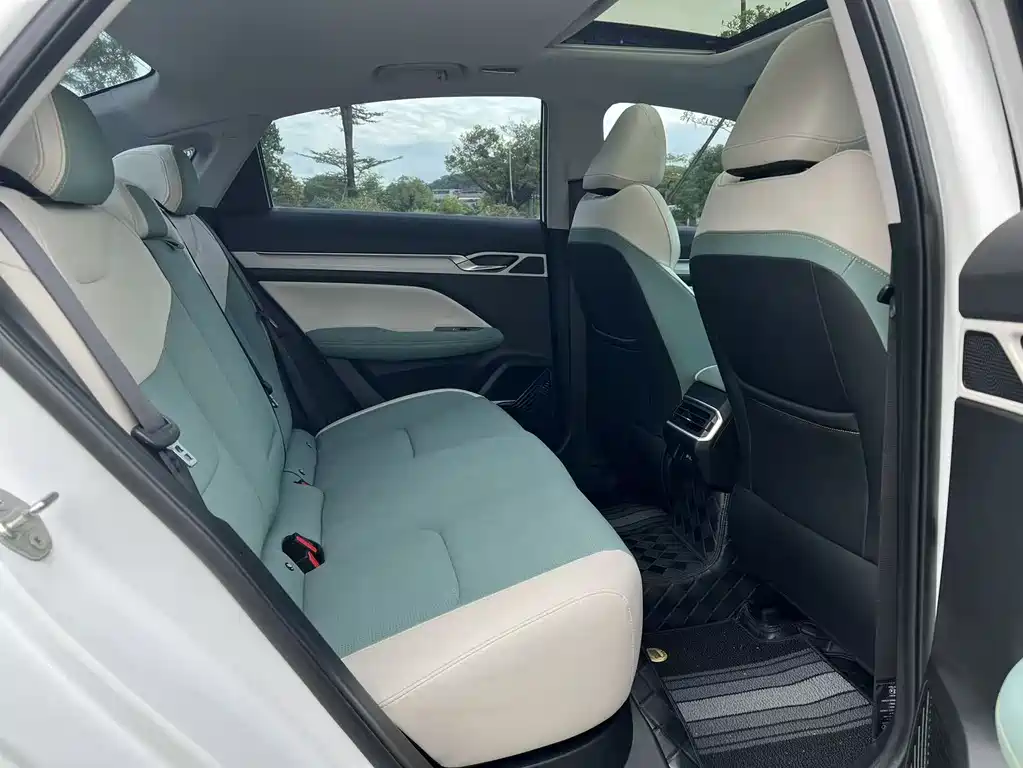 GEELY AUTOMOBILE EMGRAND L HIP