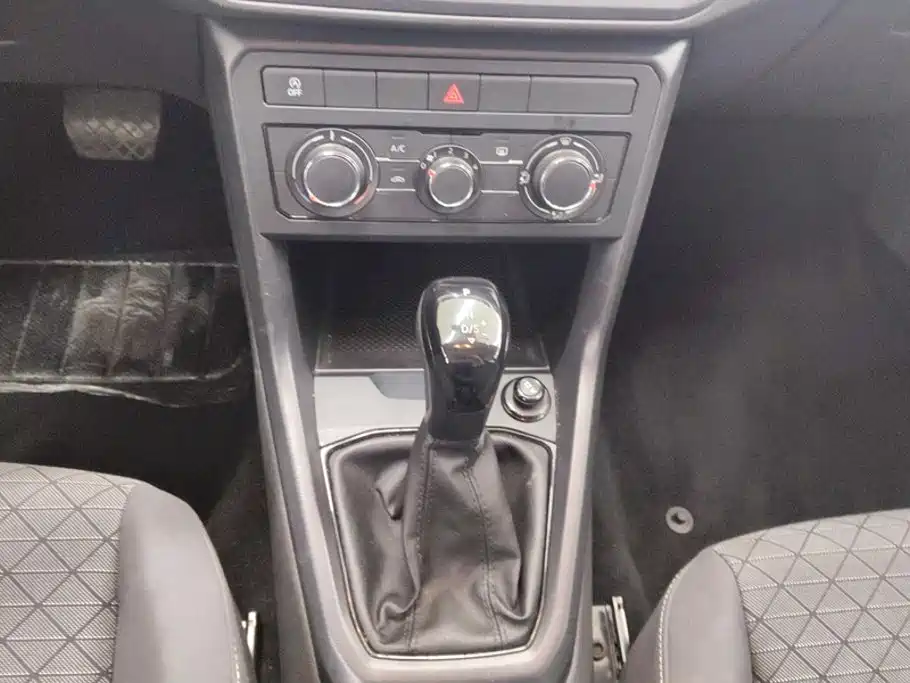 Volkswagen T-Cross — миниатюра 16