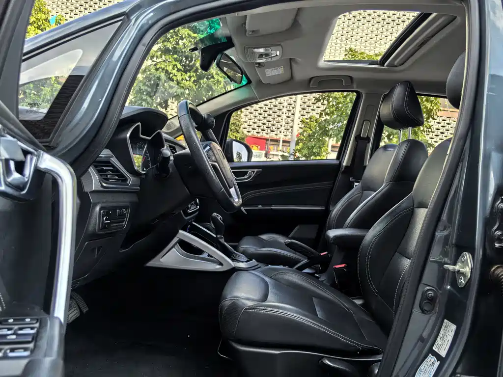 Geely Vision X3 — миниатюра 10