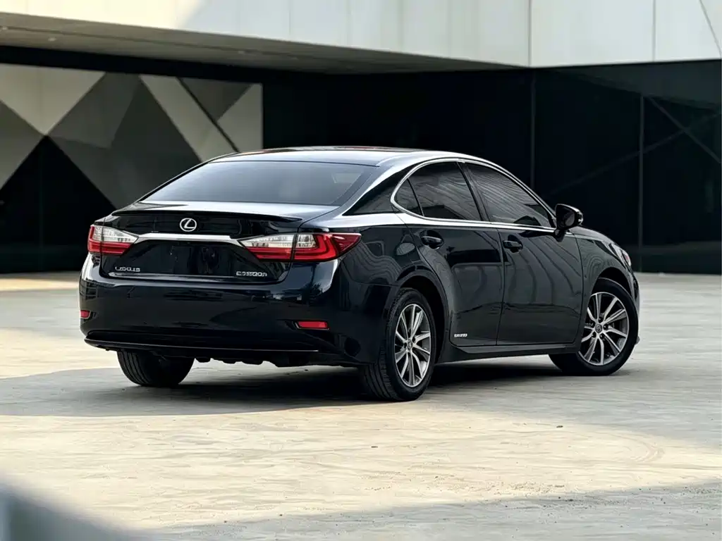 Lexus ES — миниатюра 4