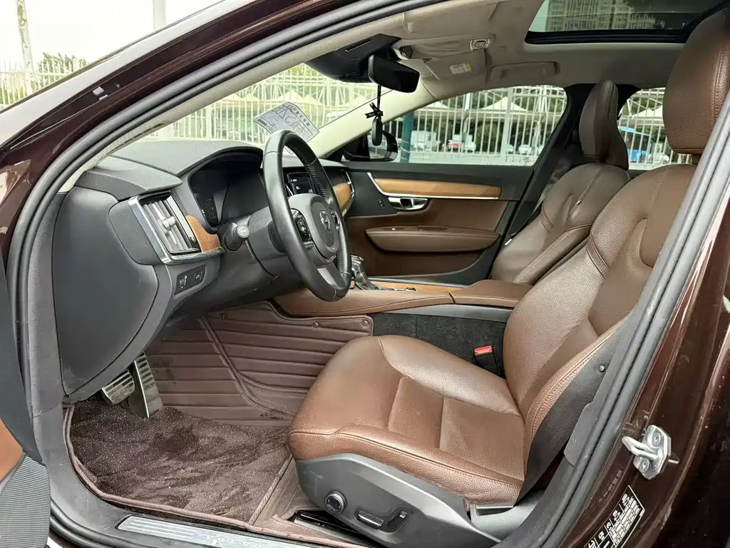 Volvo S90 — миниатюра 4