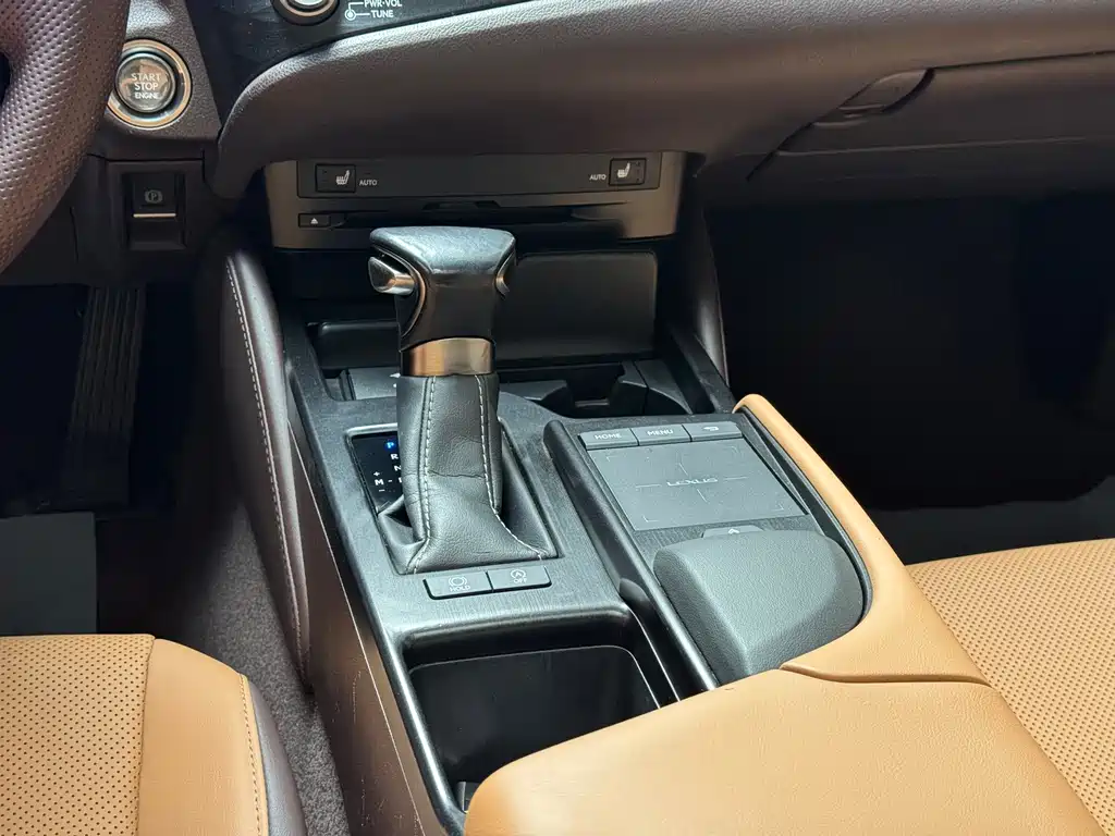 Lexus ES — миниатюра 16