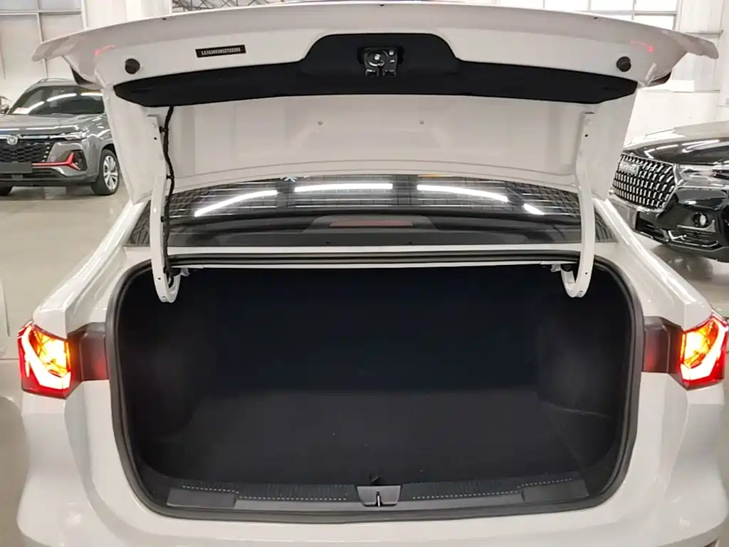 Roewe i5 — миниатюра 19