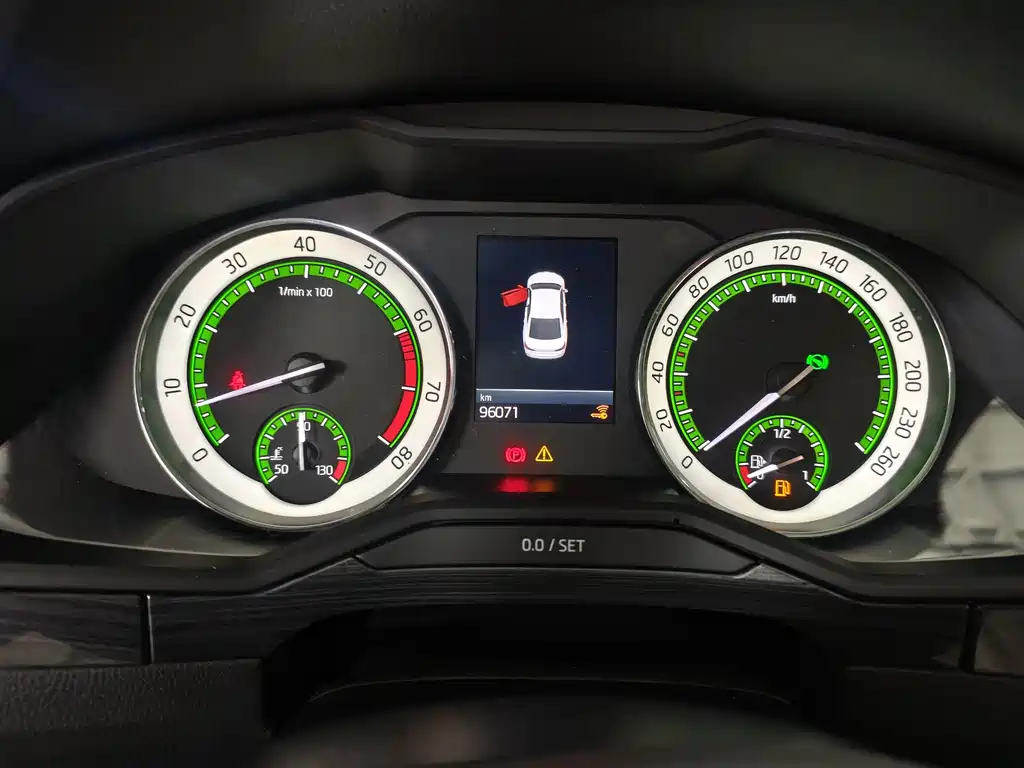 Skoda Superb — миниатюра 17