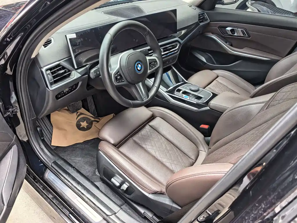 BMW i3 2022 eDrive 35 L