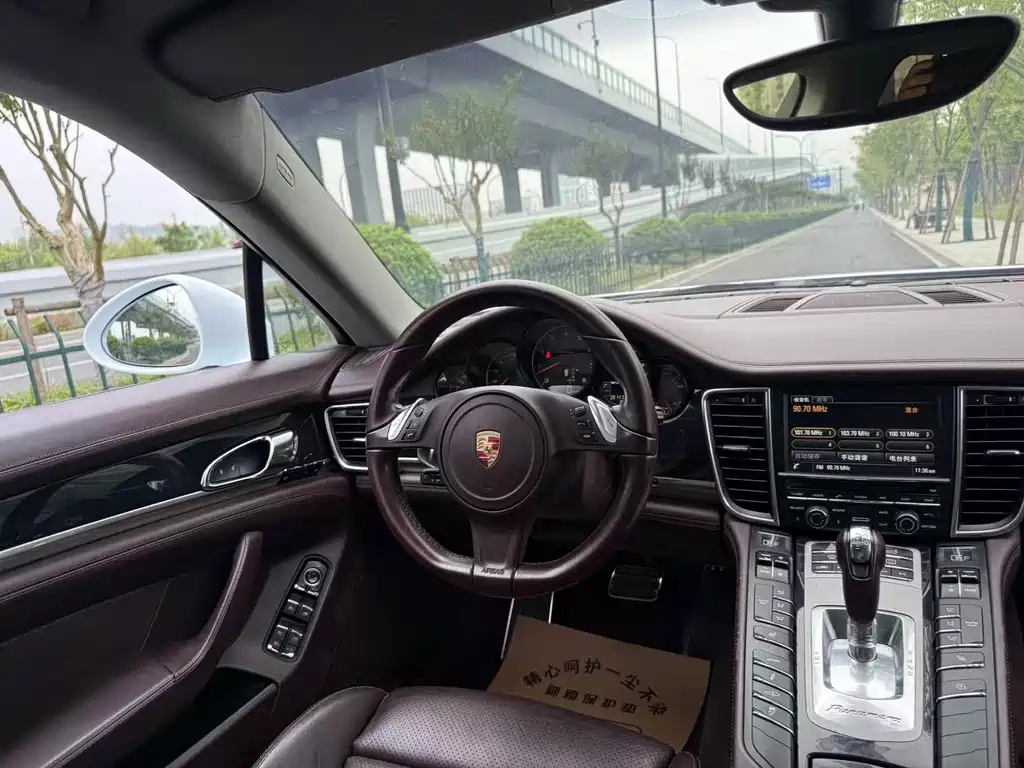 Porsche Panamera — миниатюра 9