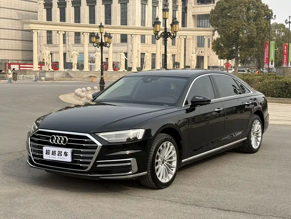 AUDI A8