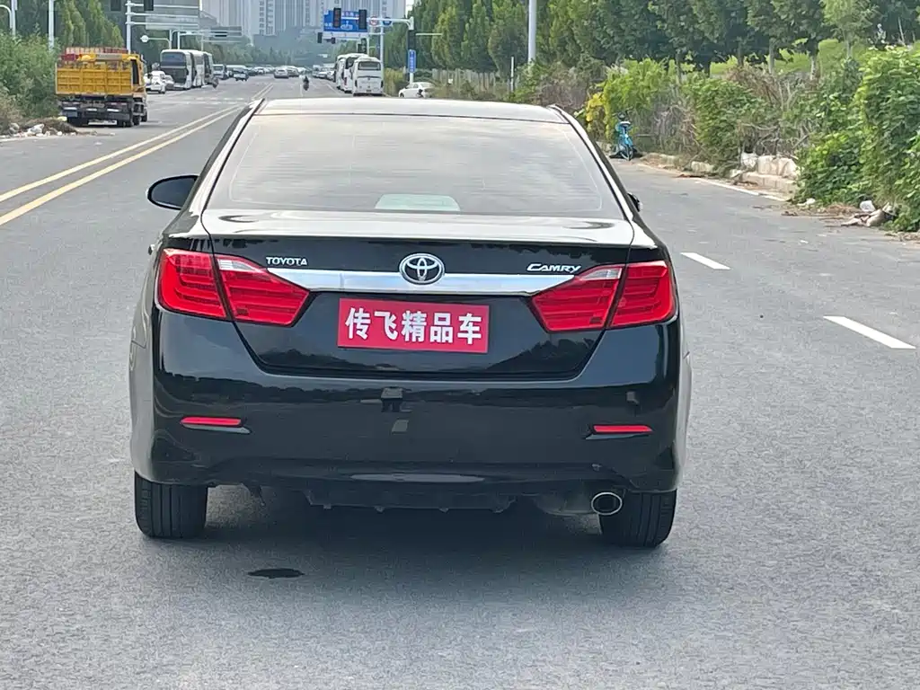 Toyota Camry — миниатюра 11