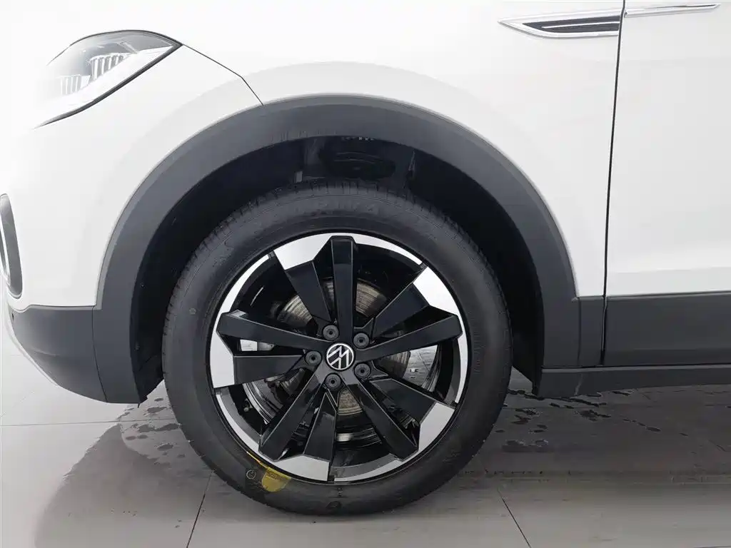 VOLKSWAGEN EXPLORING THE SHADOW