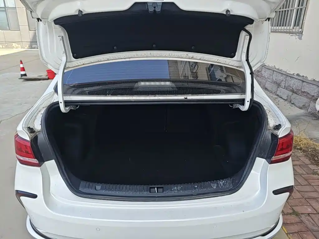 BAIC EU5 — миниатюра 15