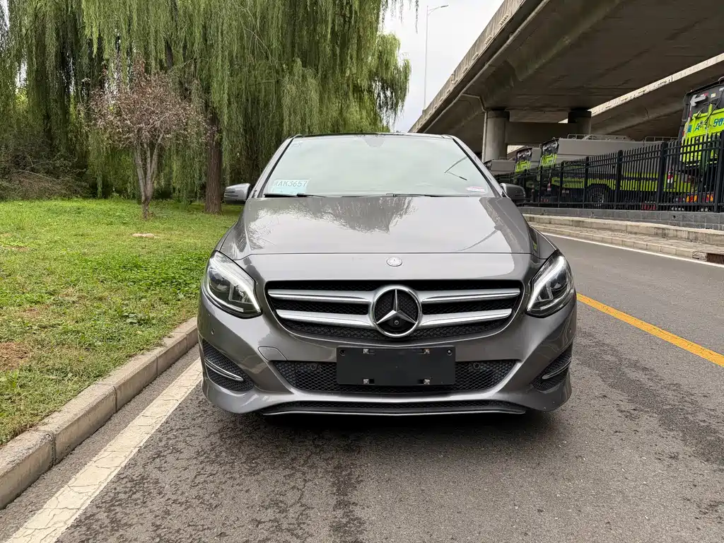 Mercedes-Benz B-Class — миниатюра 2