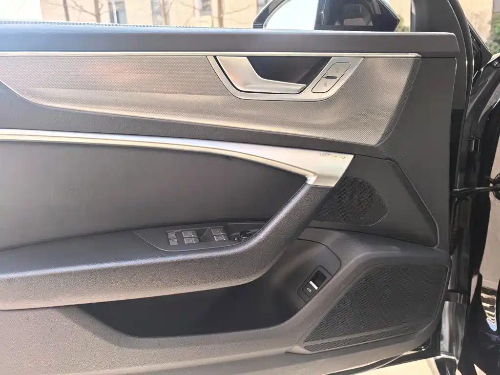 Audi A6L — миниатюра 6
