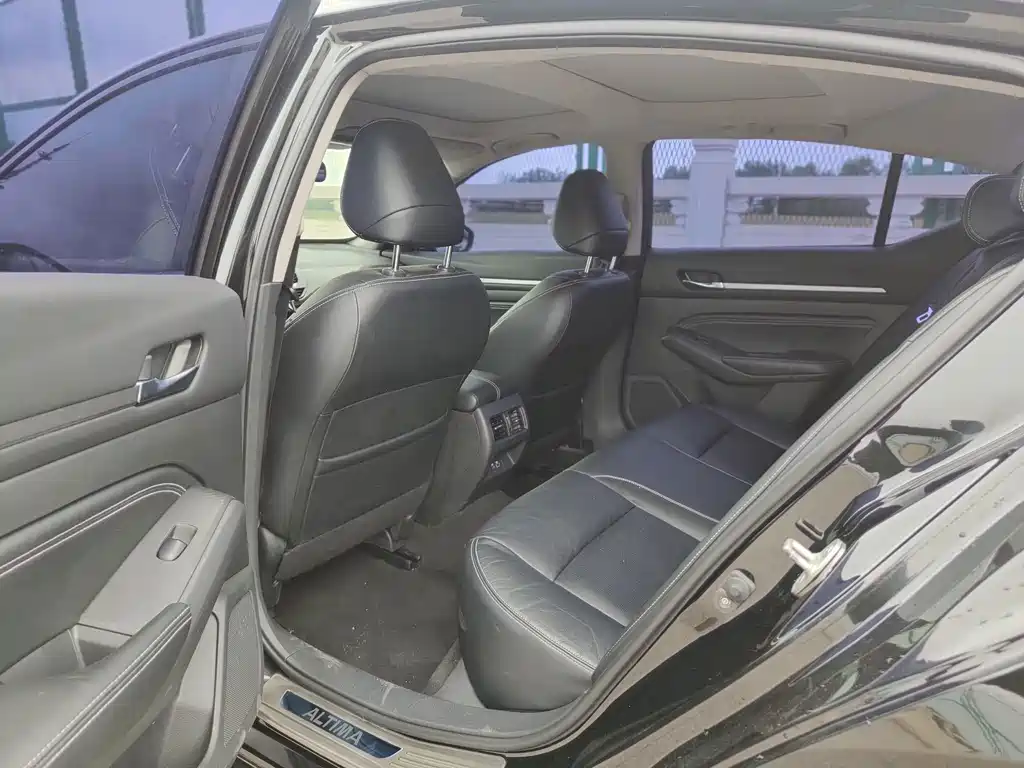 Nissan Teana — миниатюра 7