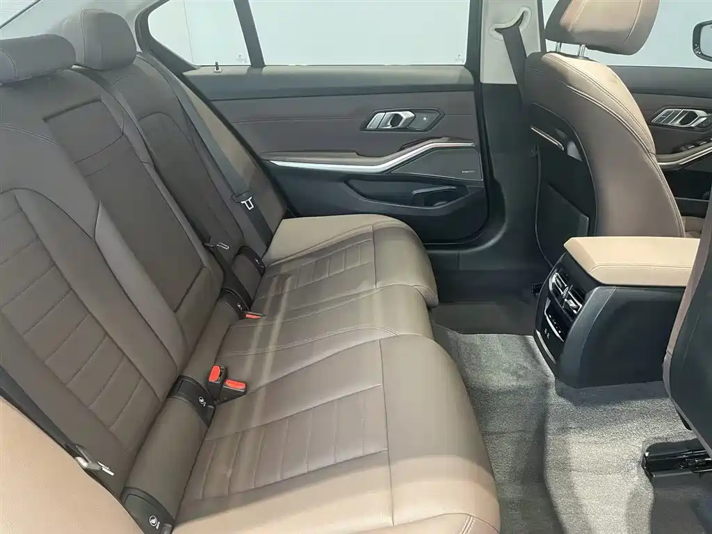 BMW 3 Series — миниатюра 12