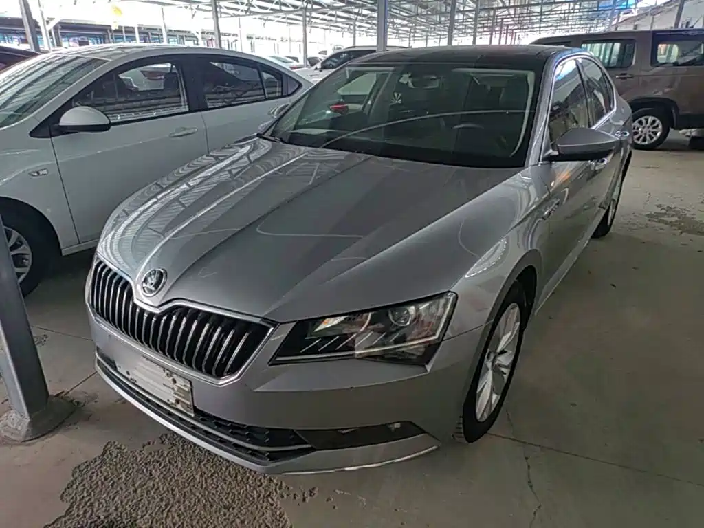 Skoda Superb — миниатюра 2