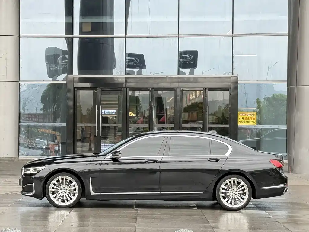 BMW 7 Series 7 2021 730Li Luxury