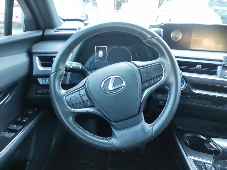 Lexus UX — миниатюра 15