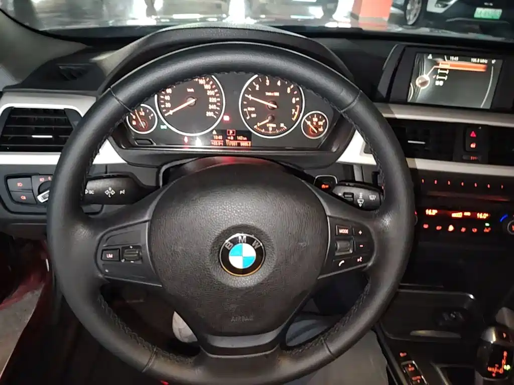BMW 3 Series — миниатюра 11