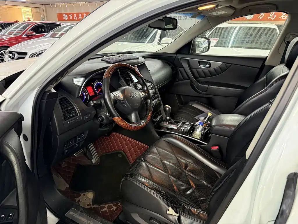 Infiniti FX — миниатюра 9