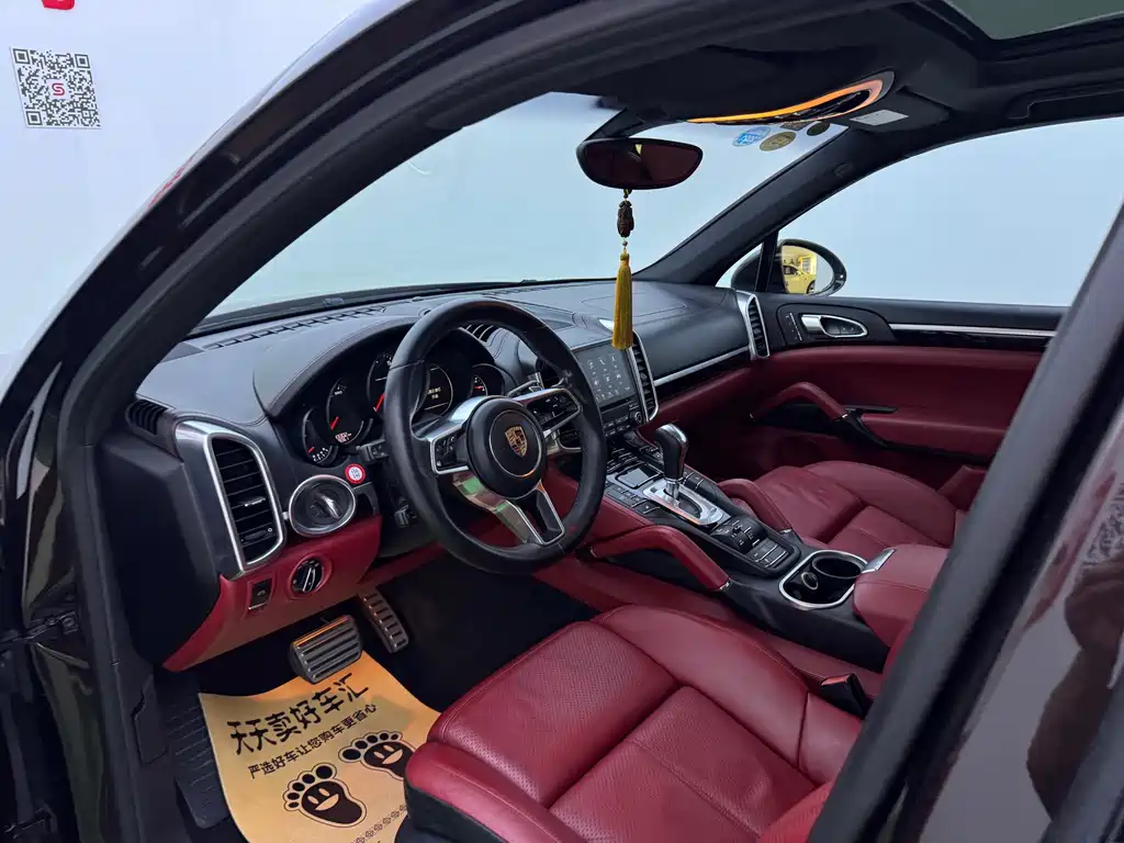 Porsche Cayenne — миниатюра 5