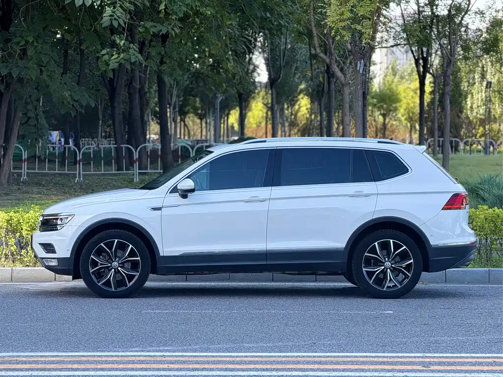 Volkswagen Tiguan L — миниатюра 3