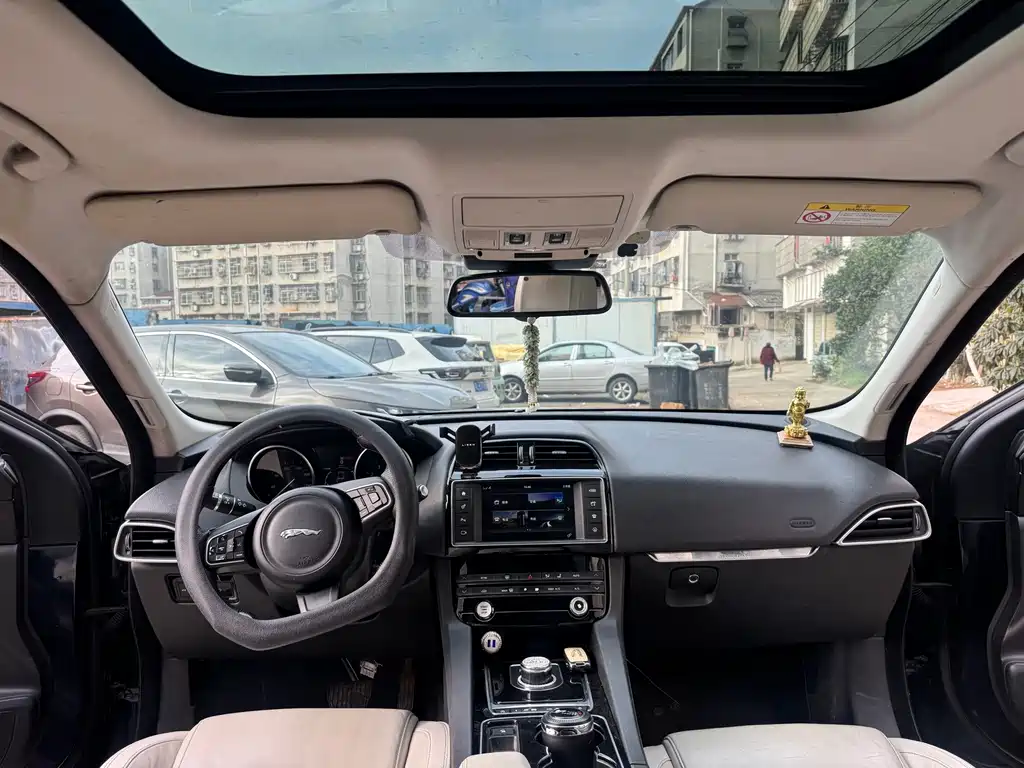 Jaguar F-PACE — миниатюра 5