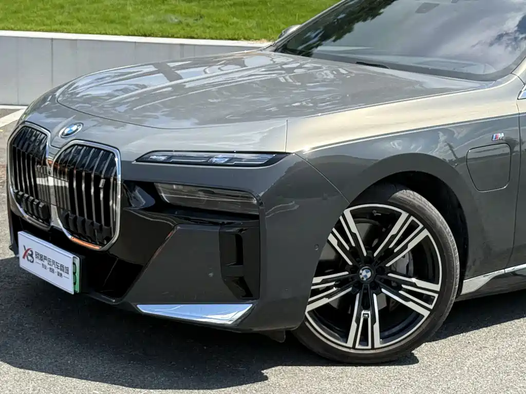 BMW i7 — миниатюра 7