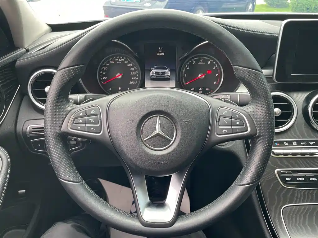 Mercedes-Benz C-Class — миниатюра 8