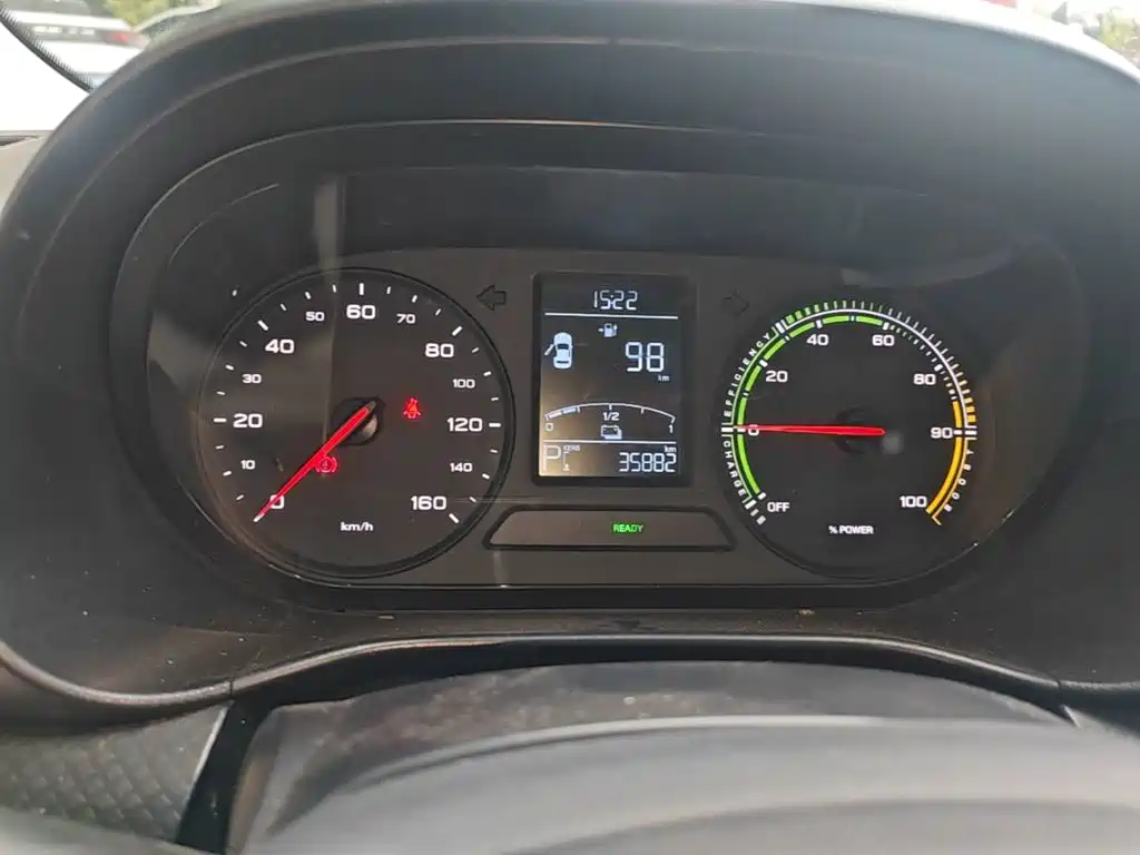 Roewe Clever — миниатюра 12