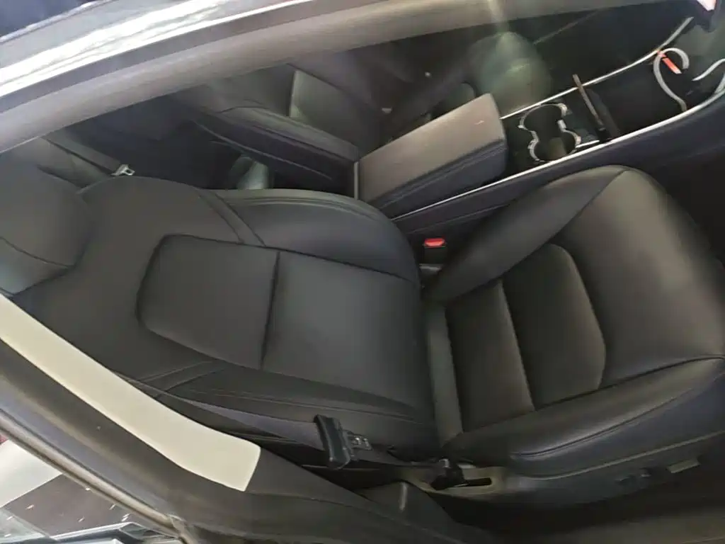 Tesla Model 3 — миниатюра 25