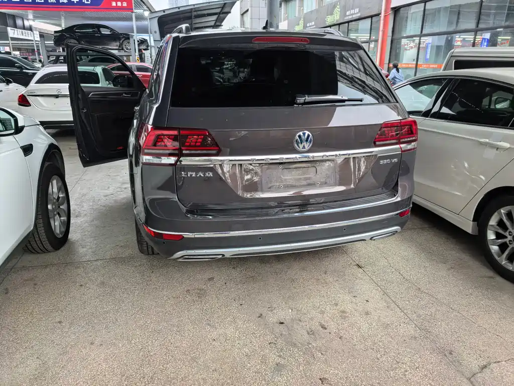 Volkswagen Teramont — миниатюра 5