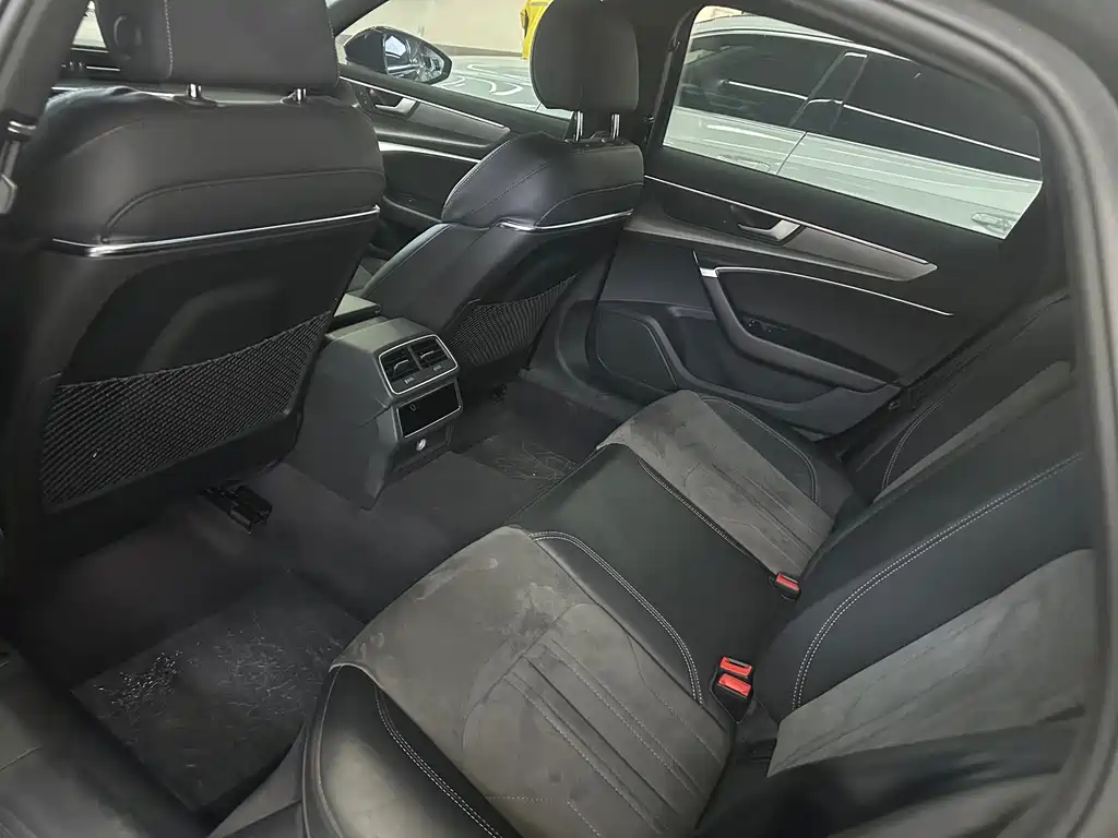 Audi A6L — миниатюра 10